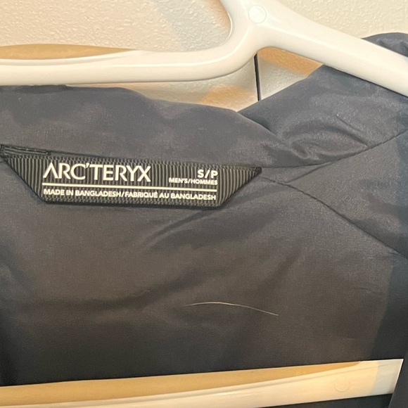 Arc’teryx men’s lightweight jacket - Picture 2 of 4